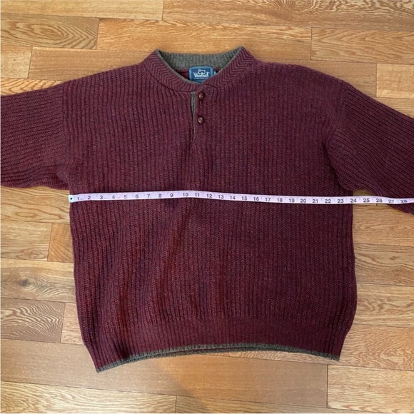 🍷Vintage Woolrich Wool Henley Knit Burgundy Sweater🍷 - Picture 2 of 9
